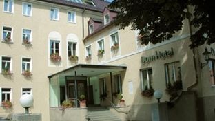 Dom Hotel