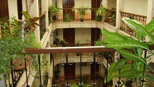 Don Quijote Plaza Hotel