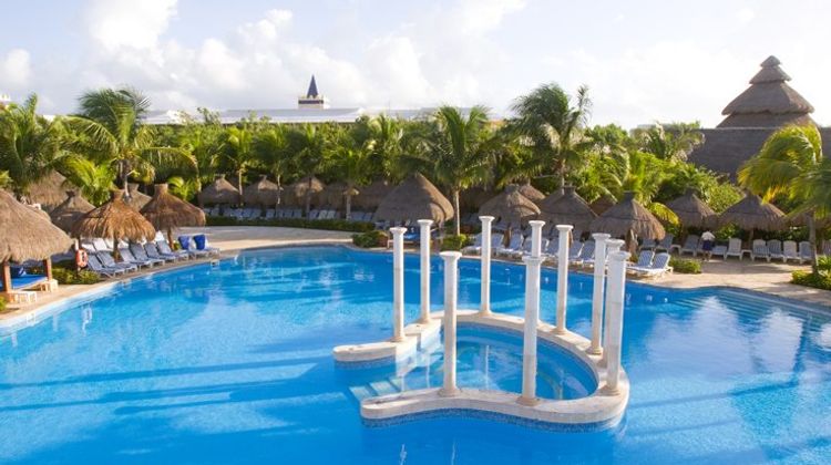 Iberostar Waves Paraiso Beach Pool