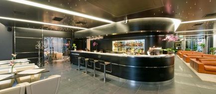 Royal Square Hotel & Suites Lobby