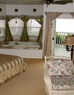 Hamakua Hotel