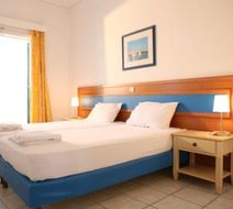 Daphne's Club Hotel Apartment Room