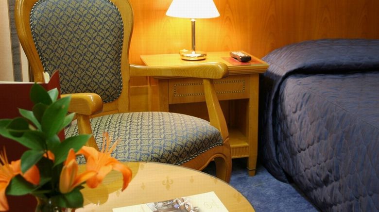 <b>Hotel Downtown Room</b>