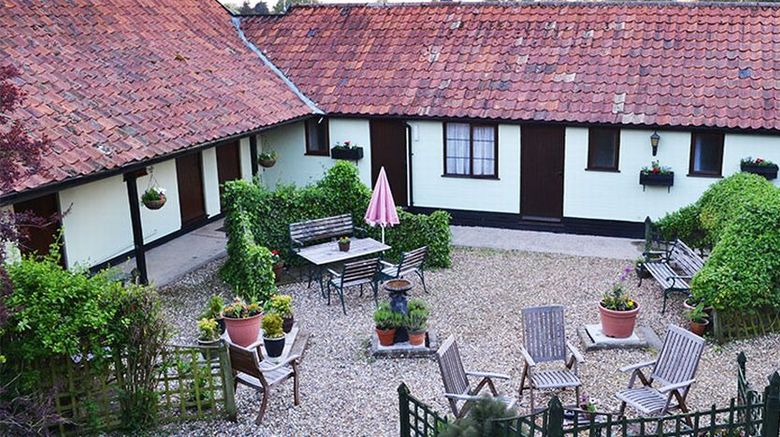 <b>Six Bells Inn Exterior</b>