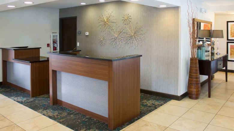 <b>Toledo South Maumee Lobby</b> <b>Toledo South Maumee Lobby</b>