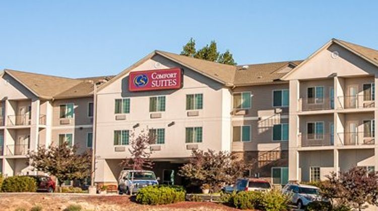 Comfort Suites Airport Exterior