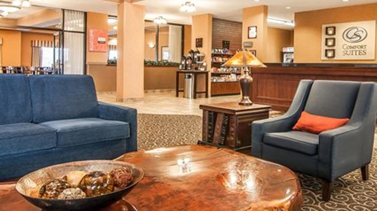 Comfort Suites Airport Lobby