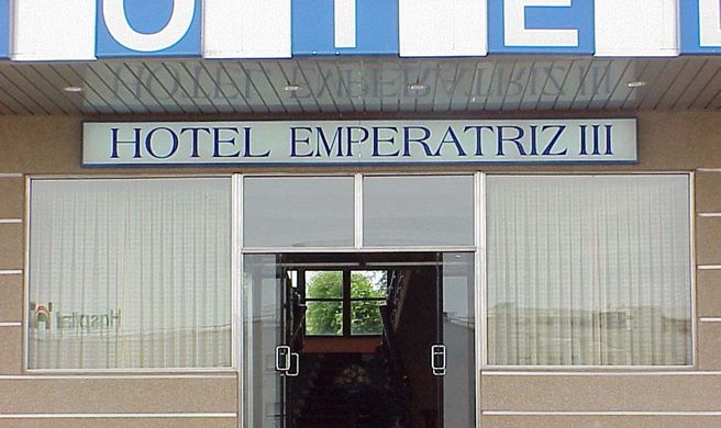 Hotel Emperatriz III Exterior