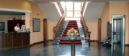 Hotel Emperatriz III Lobby