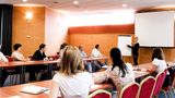 <b>Class Hotel Meeting</b>
