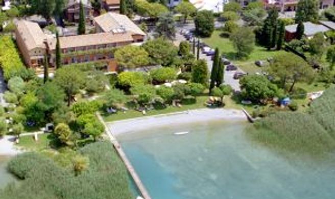 Hotel La Paul Exterior