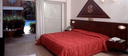 Hotel La Paul Room