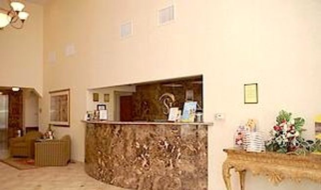 Holiday Inn Express Dania Beach Airport Lobby