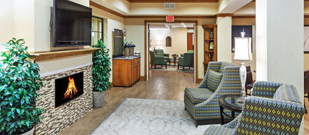 Wingate by Wyndham Lubbock South Lobby