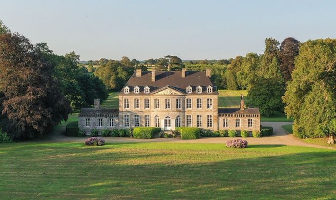 Chateau de Bouceel Exterior