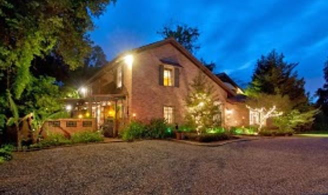 The Stockade Bed and Breakfast Exterior