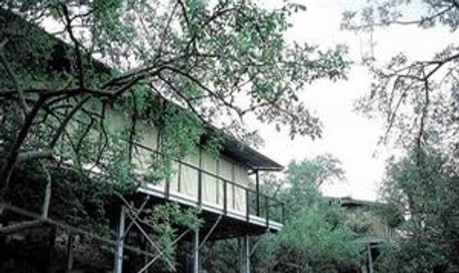 The Outpost Lodge Exterior
