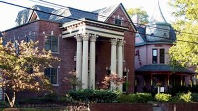 Lyndon House Bed & Breakfast