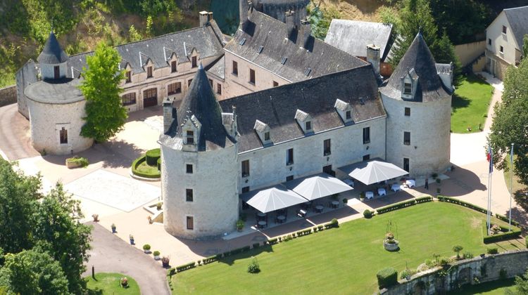 Chateau La Fleunie Exterior