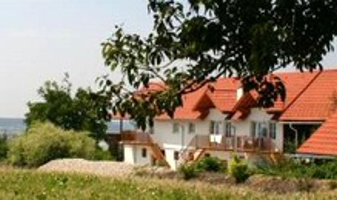 Geinberg Suites & ViaNova Event Center Exterior