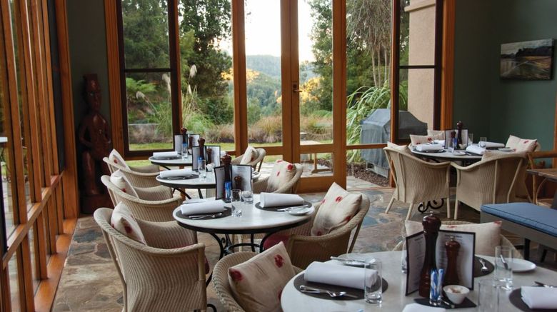 <b>Treetops Luxury Lodge & Estate Restaurant</b>