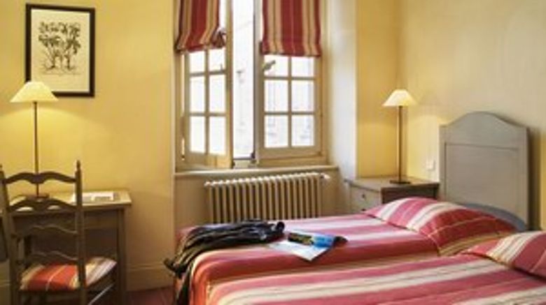 <b>Spa Hotel Abbaye Ecole de Soreze Suite</b> <b>Spa Hotel Abbaye Ecole de Soreze Suite</b>
