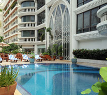 President Solitaire Suites Pool
