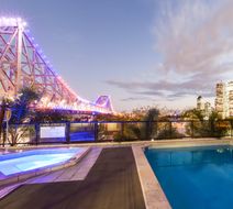 Oakwood Apartments Brisbane Pool