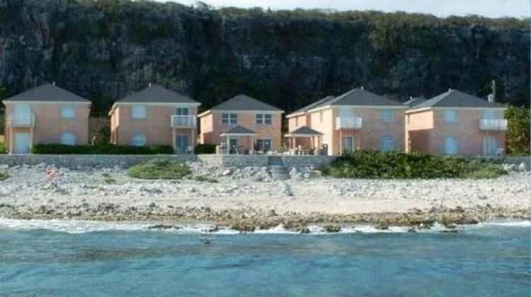 Cayman Breakers Condominiums Exterior