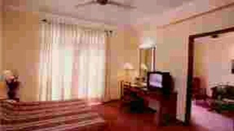 The Legend Inn Suite