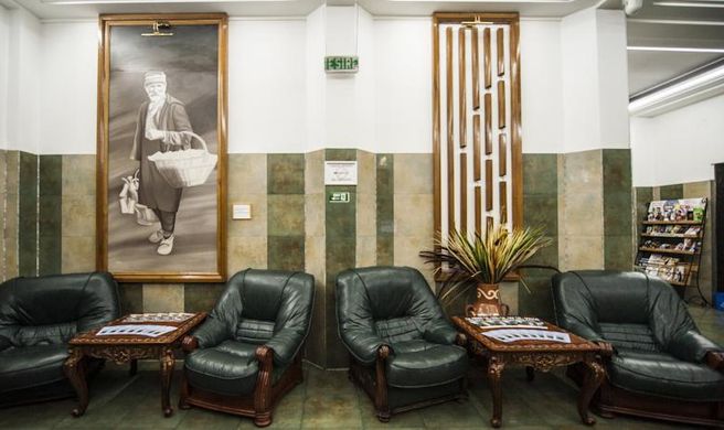 Bucharest Comfort Suites Lobby