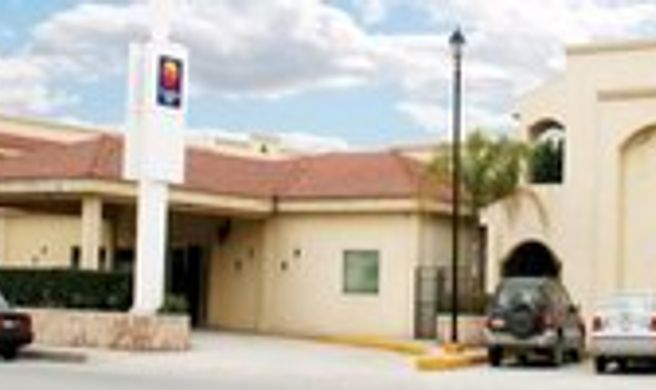 Las Misiones Hotel Exterior