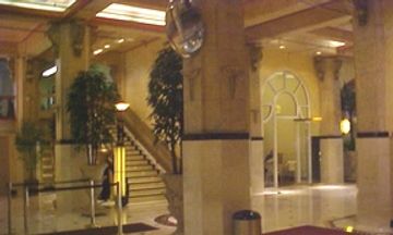 Stay On Main Hotel