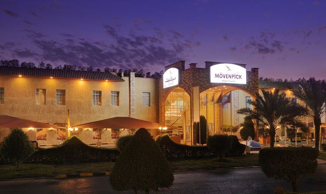 Moevenpick Hotel Kuwait Exterior