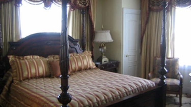 Market Pavilion Hotel Room