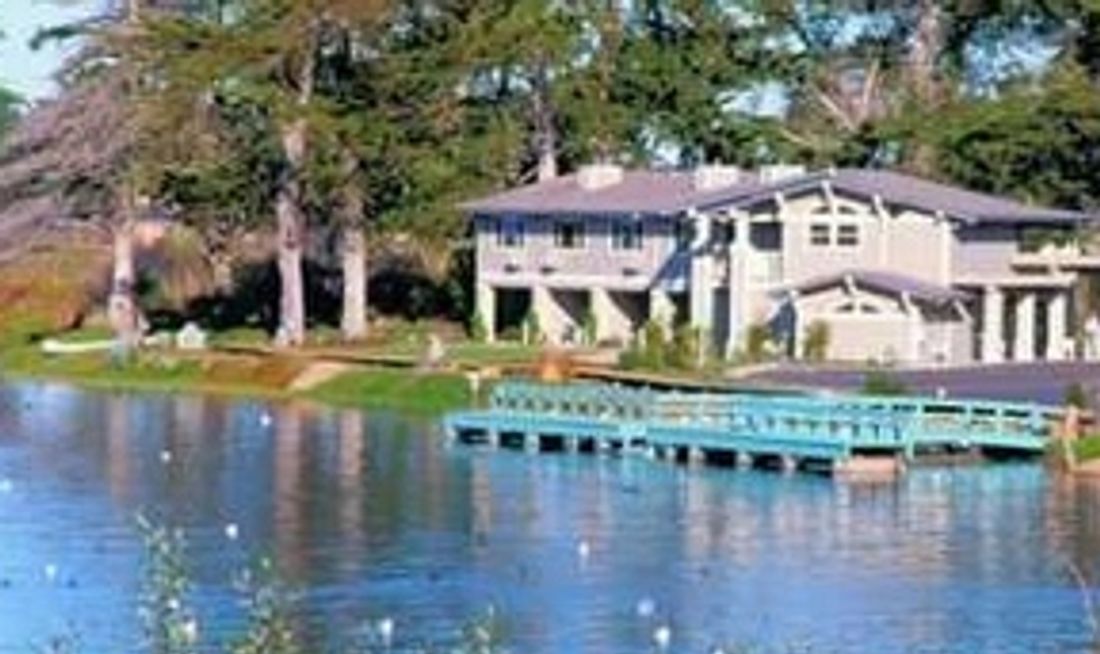 Back Bay Inn Exterior