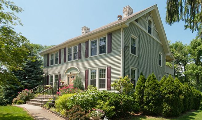 Alpine Haus Bed & Breakfast Inn Exterior