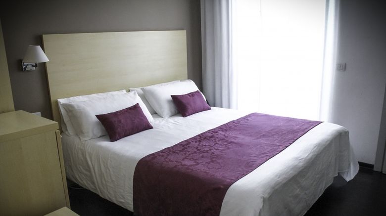 <b>Club Meeting Hotel Room</b>