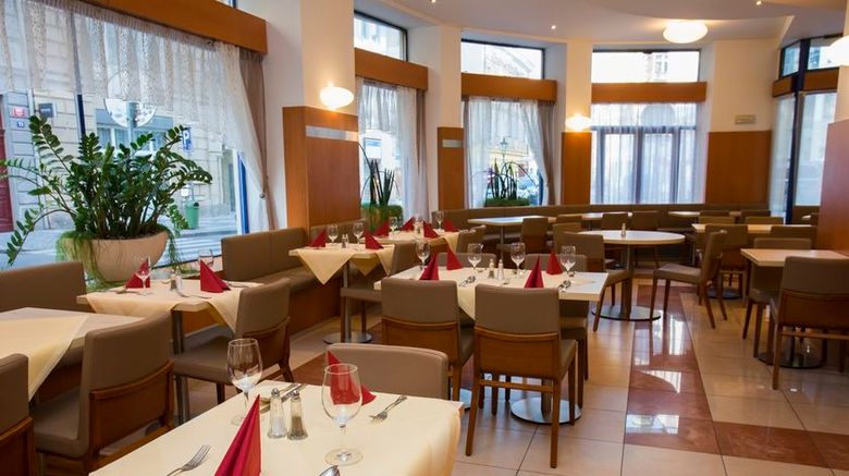 <b>Astoria Hotel Restaurant</b>
