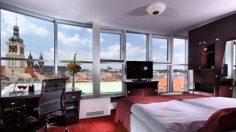 Astoria Hotel Suite