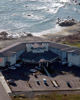 Oceanfront Lodge