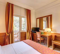 Pinewood Hotel Rome Room