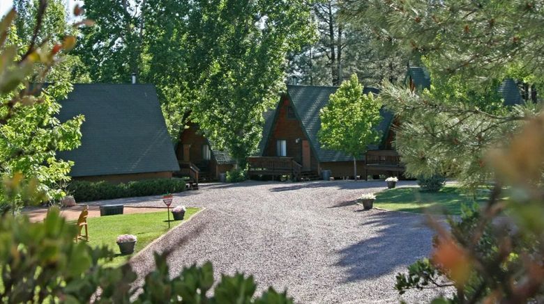 Cabins on Strawbery Hill Exterior
