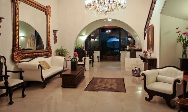 Casa Madonna La Providence Lobby