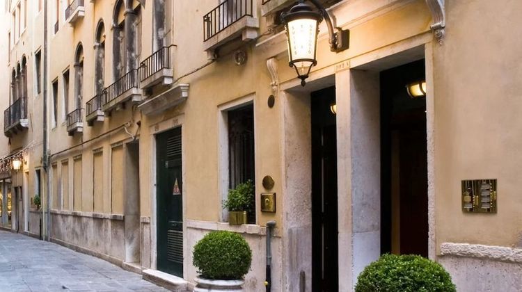 Torre Dell'Orologio Suites Exterior