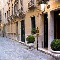 Torre Dell'Orologio Suites