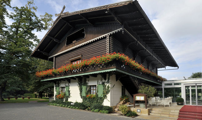Hotel Bayrisches Haus Exterior