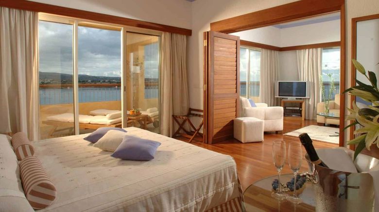 <b>Thalassa Coral Bay Suite</b>
