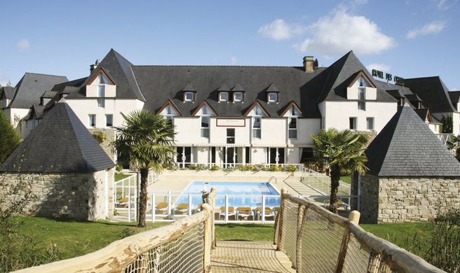 Hotel Golf Club Domaine des Ormes Exterior
