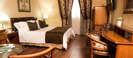 Mayflower Suites Room